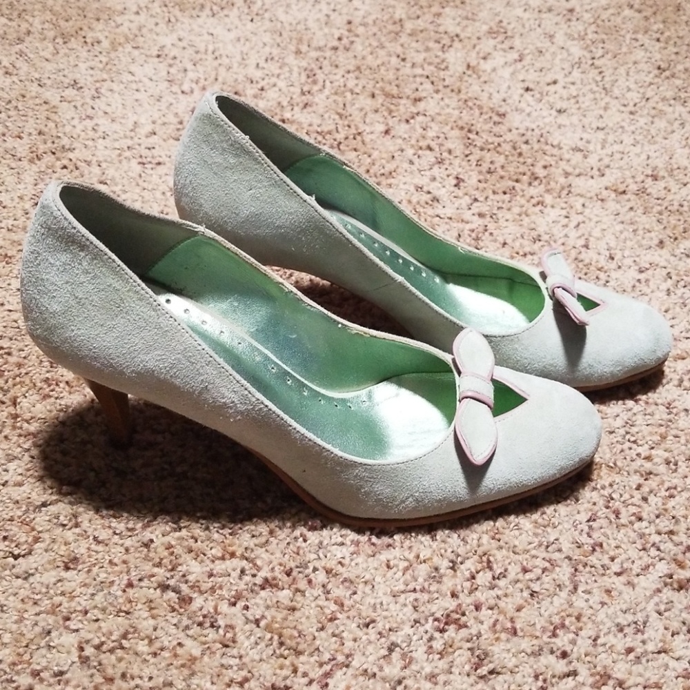 🚨Sale!🚨 Mint green Aldo suede heels